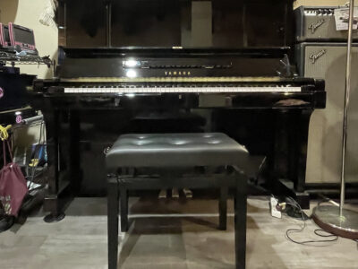 PIANO YAMAHA U1